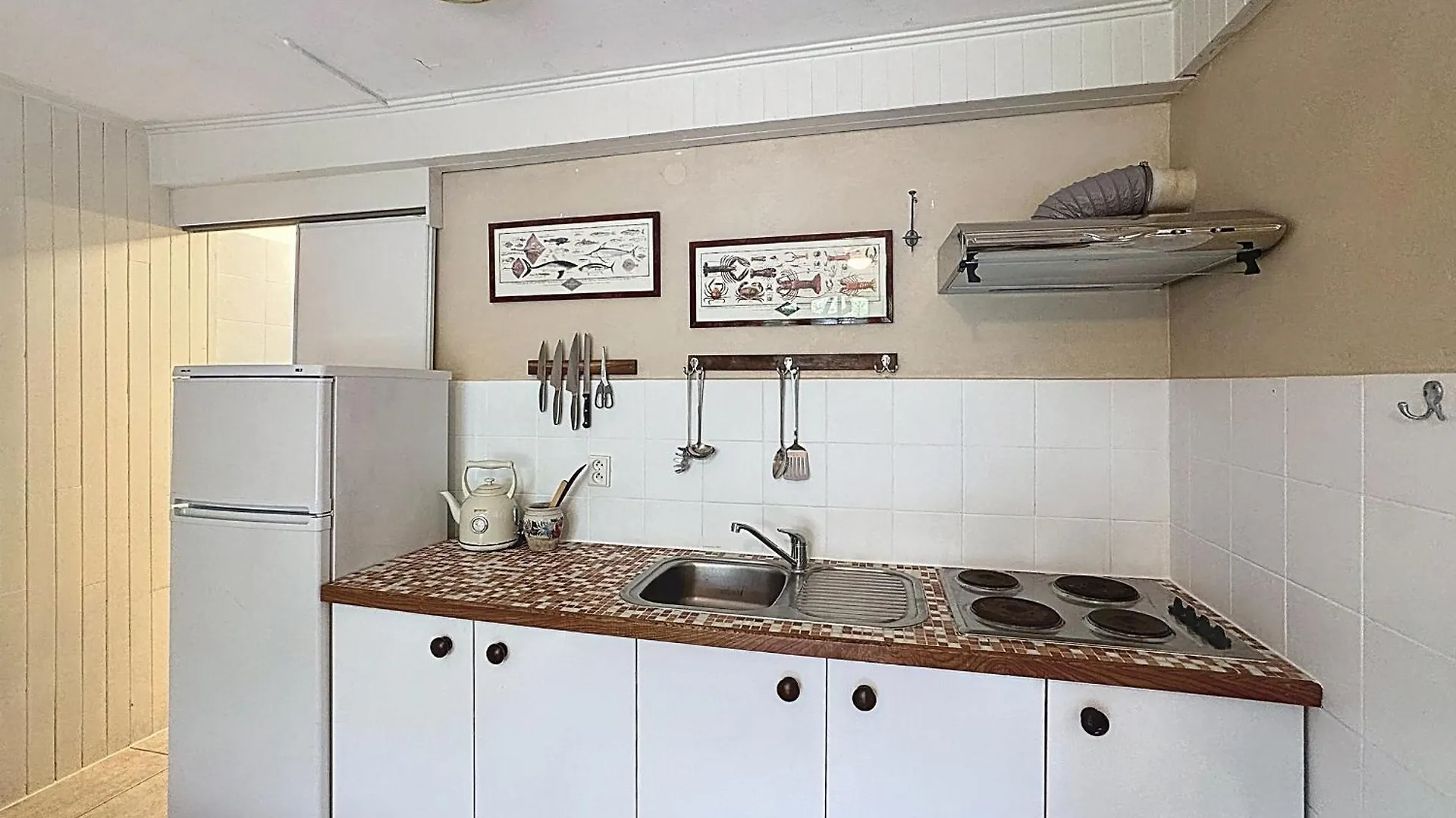 Studio Pour 2 A Saintes-Maries-De-La-Mer, Proche Plage Et Village, Jardin Calme - Fr-1-475-161 0*, Saintes-Maries-de-la-Mer